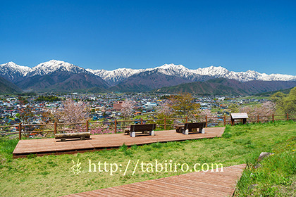 2019,05,08信濃大町市街越しに後立山連峰を望む003B.jpg