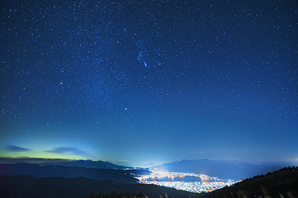 2020,10,25星空の諏訪湖を望むb.jpg